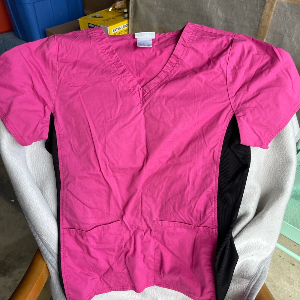 ScrubStar Scrub Set in Hot Pink